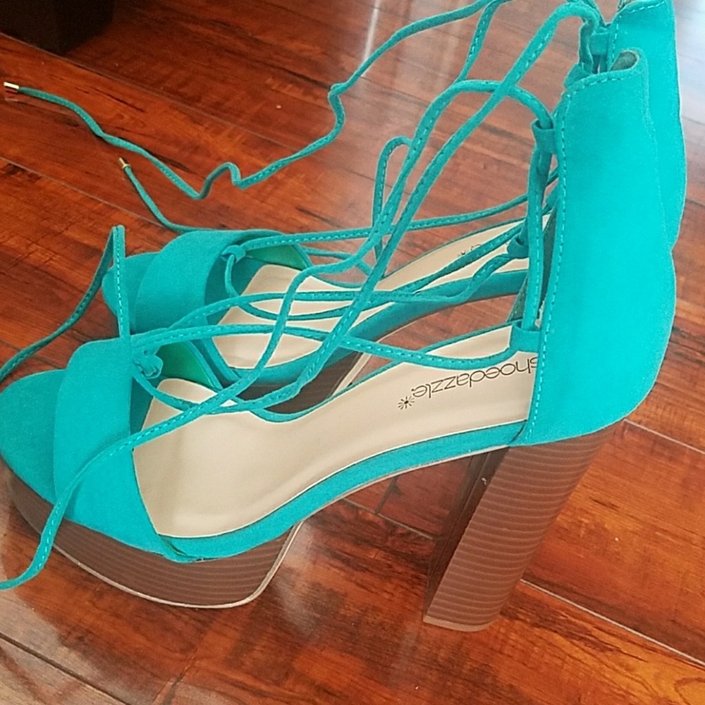Heels-BRAND NEW